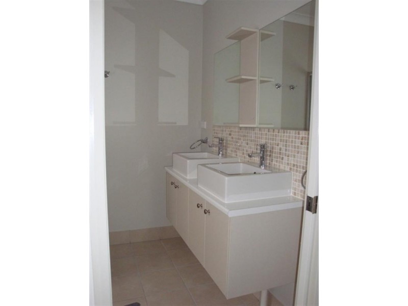 134 Central Avenue, Graceville QLD 4075