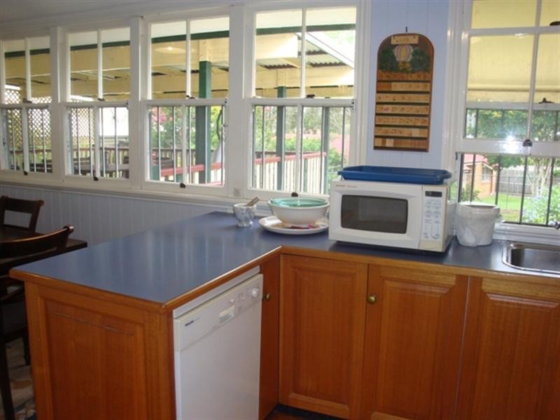 4 Railway Terrace, Corinda QLD 4075