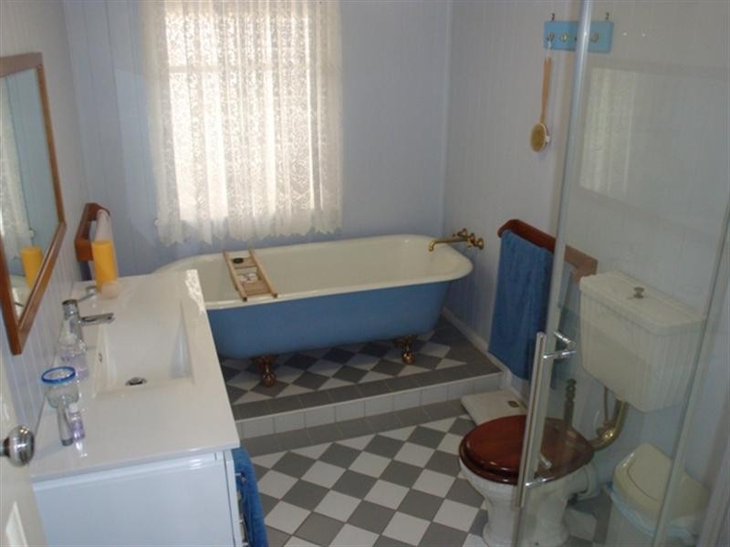 4 Railway Terrace, Corinda QLD 4075