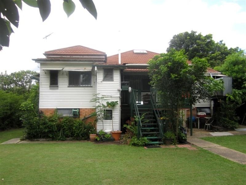 32 Thomas Street, Sherwood QLD 4075