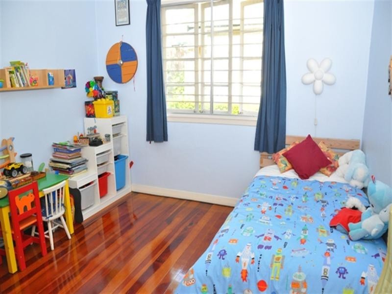 40 Dexter Street, Tennyson QLD 4105