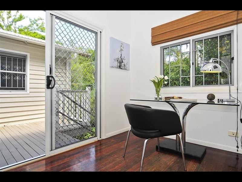 9 Woodberry Avenue, Sherwood QLD 4075