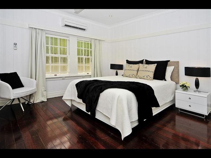 9 Woodberry Avenue, Sherwood QLD 4075