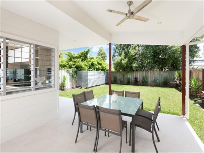 26 Strong Avenue, Graceville QLD 4075