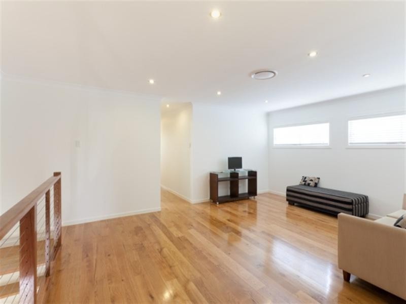 26 Strong Avenue, Graceville QLD 4075