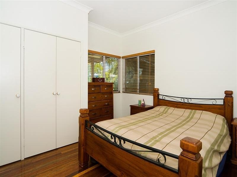 18 Gerlee Street, Tennyson QLD 4105