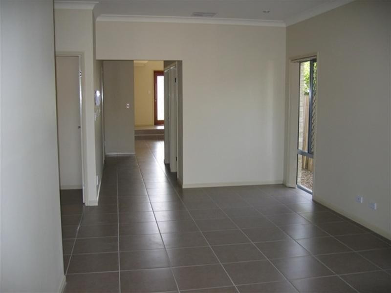 20 Camelot Street, Tennyson QLD 4105