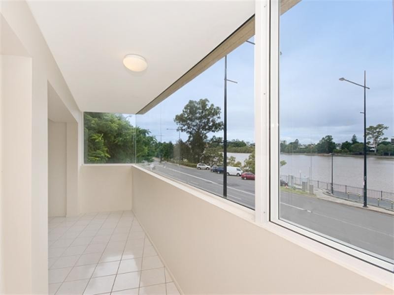 4/515 Coronation Drive, Toowong QLD 4066
