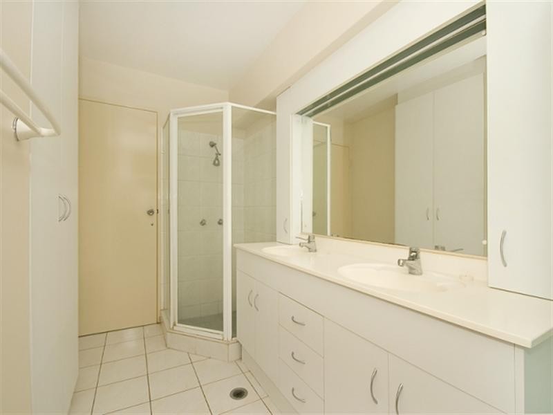 4/515 Coronation Drive, Toowong QLD 4066