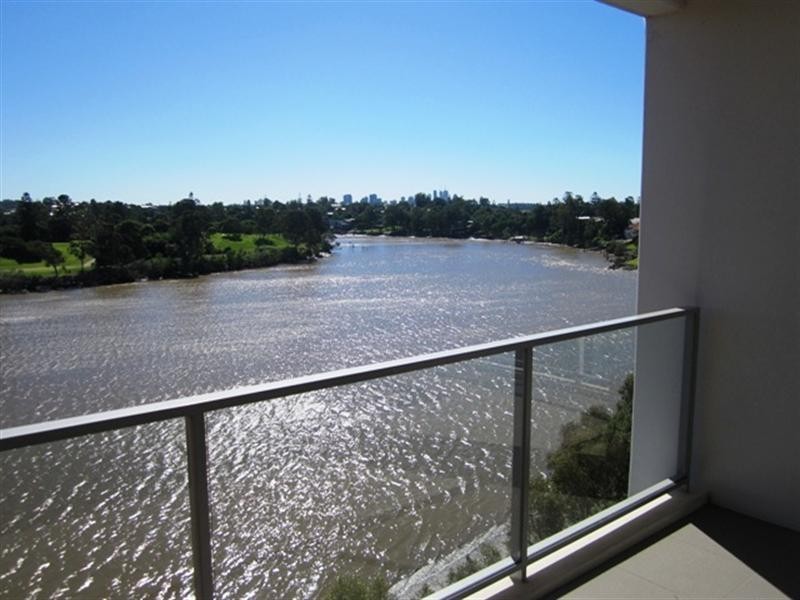 Unit 313 King Arthur Terrace, Tennyson QLD 4105