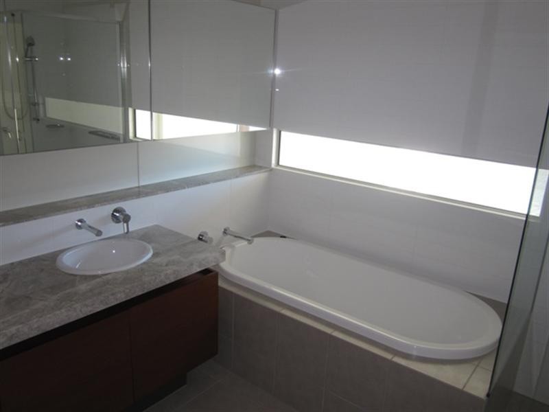 Unit 313 King Arthur Terrace, Tennyson QLD 4105