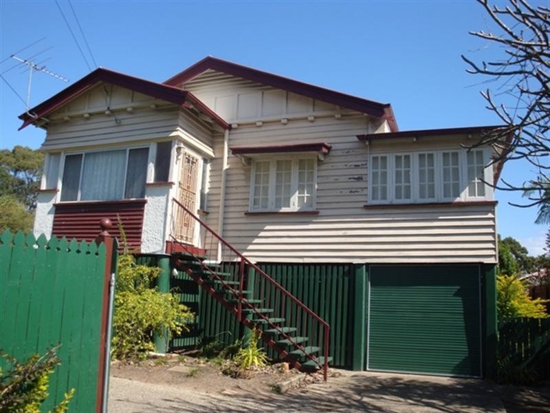 573 Oxley Road, Sherwood QLD 4075