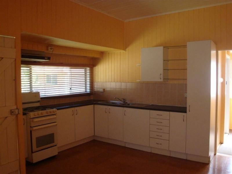 573 Oxley Road, Sherwood QLD 4075