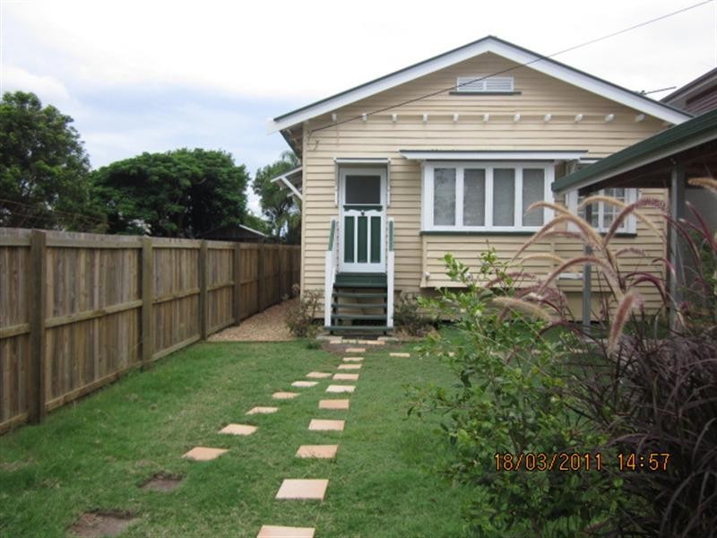 8 Kenilworth Street, Sherwood QLD 4075