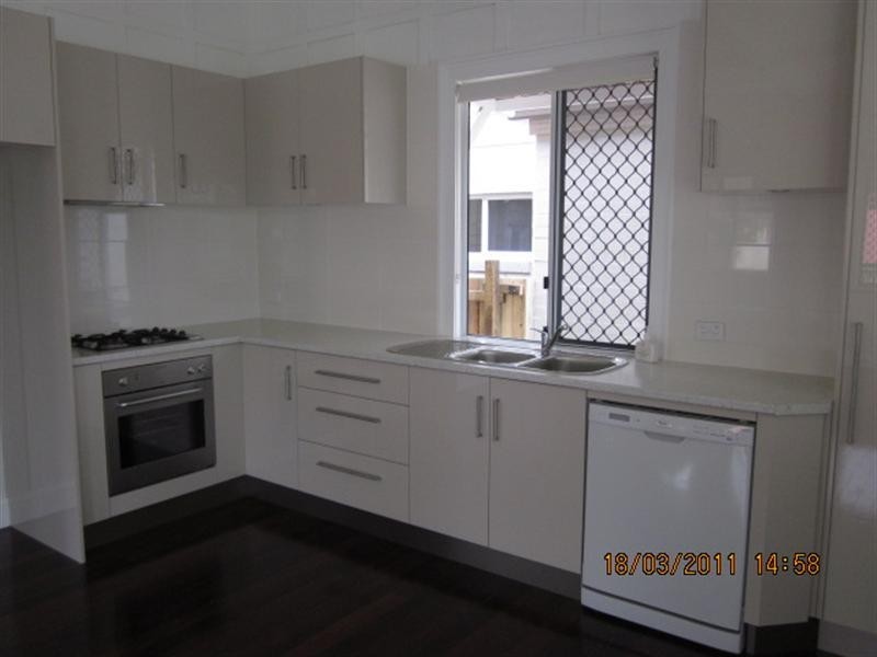 8 Kenilworth Street, Sherwood QLD 4075