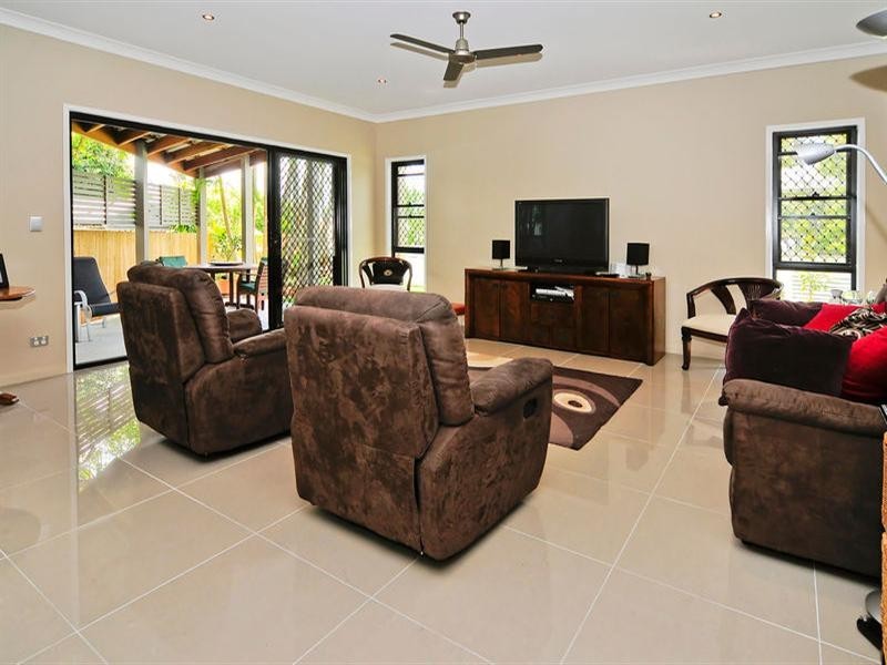 15 Clara Street, Corinda QLD 4075