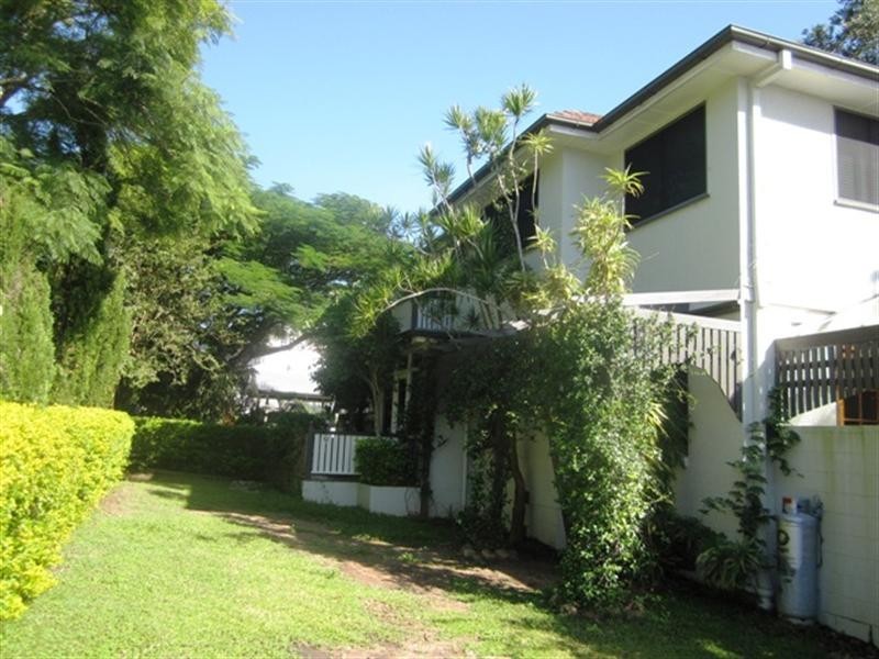 11 Rathlyn Avenue, Corinda QLD 4075