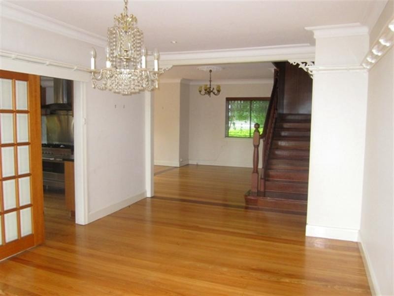 11 Rathlyn Avenue, Corinda QLD 4075