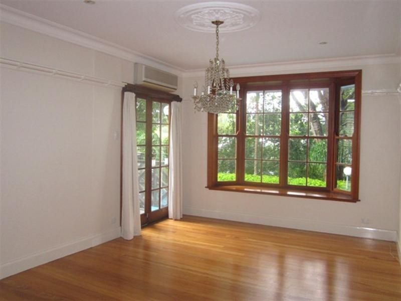 11 Rathlyn Avenue, Corinda QLD 4075