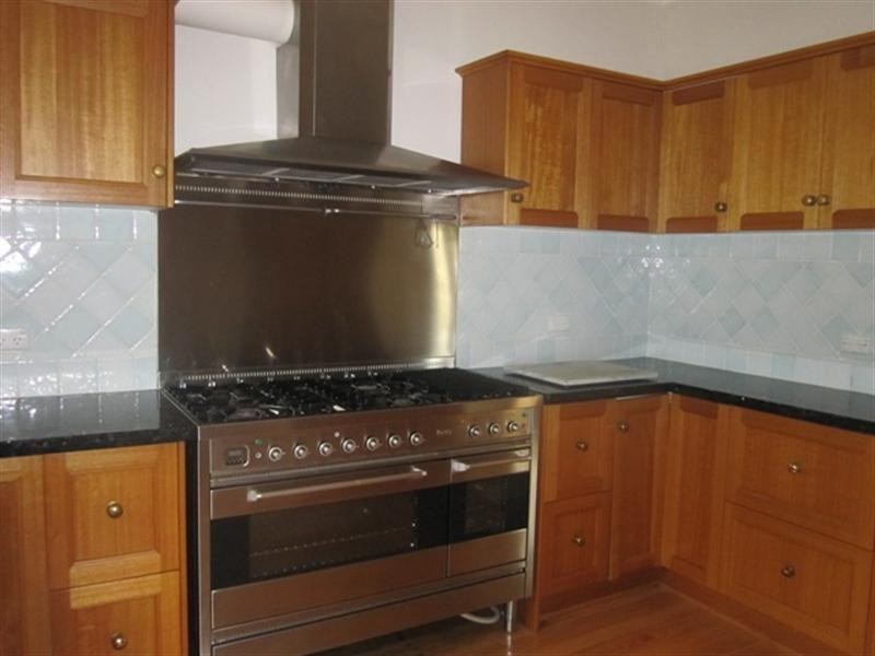 11 Rathlyn Avenue, Corinda QLD 4075