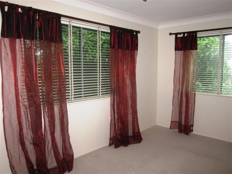 11 Rathlyn Avenue, Corinda QLD 4075