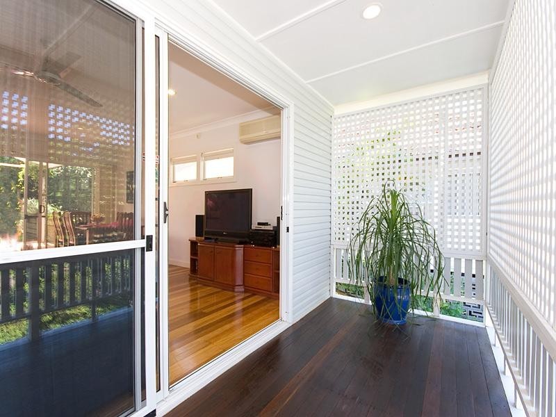 106 Broseley Road, Toowong QLD 4066