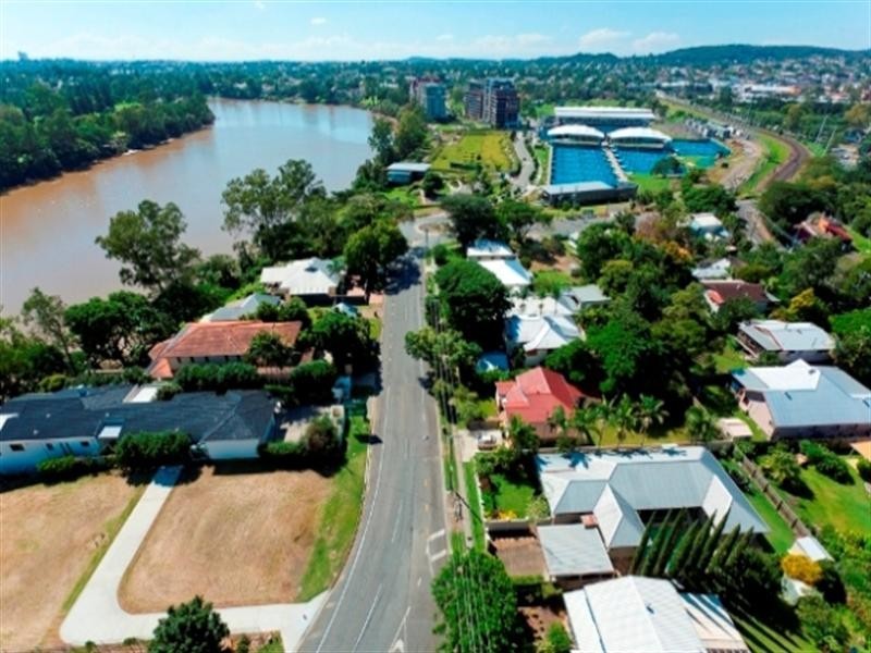 137 King Arthur Terrace, Tennyson QLD 4105