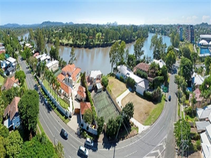 137 King Arthur Terrace, Tennyson QLD 4105