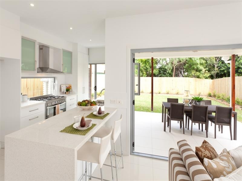 147 Graceville Avenue, Graceville QLD 4075