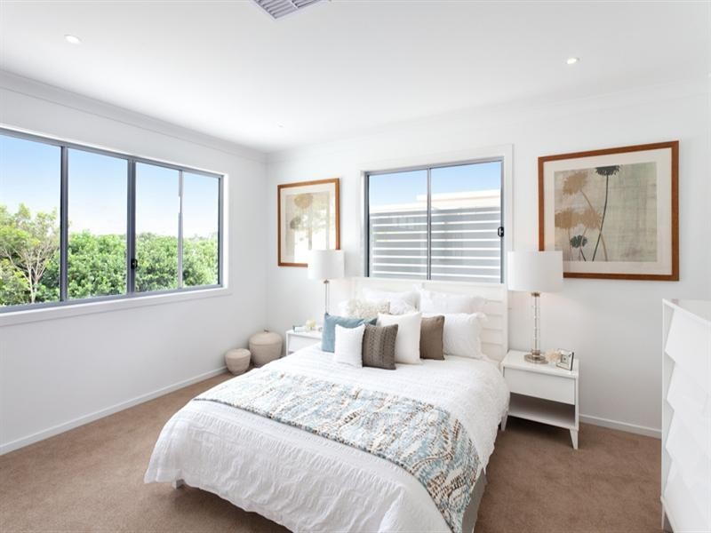 147 Graceville Avenue, Graceville QLD 4075