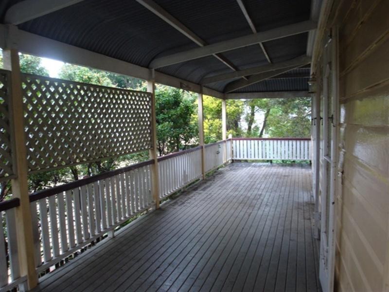 10 Mortlake Road, Graceville QLD 4075