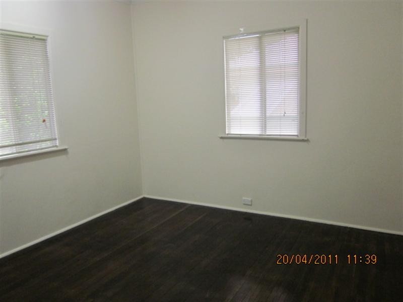 11 Waratah Avenue, Graceville QLD 4075