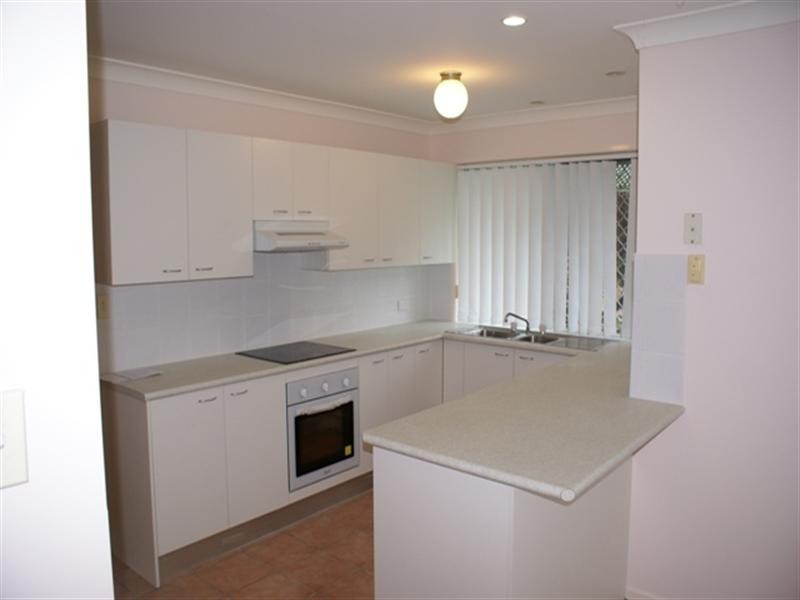 75 Lancelot Street, Tennyson QLD 4105