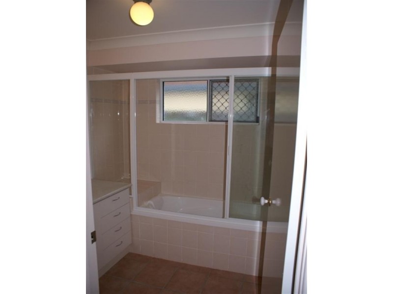 75 Lancelot Street, Tennyson QLD 4105