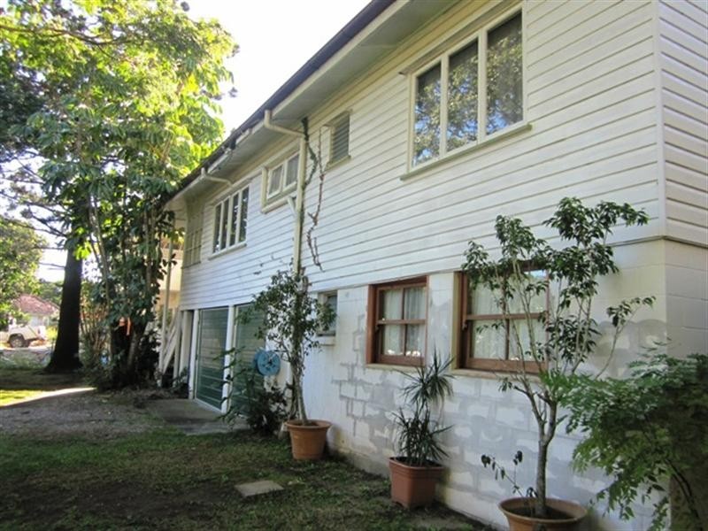 10 Gray Avenue, Corinda QLD 4075