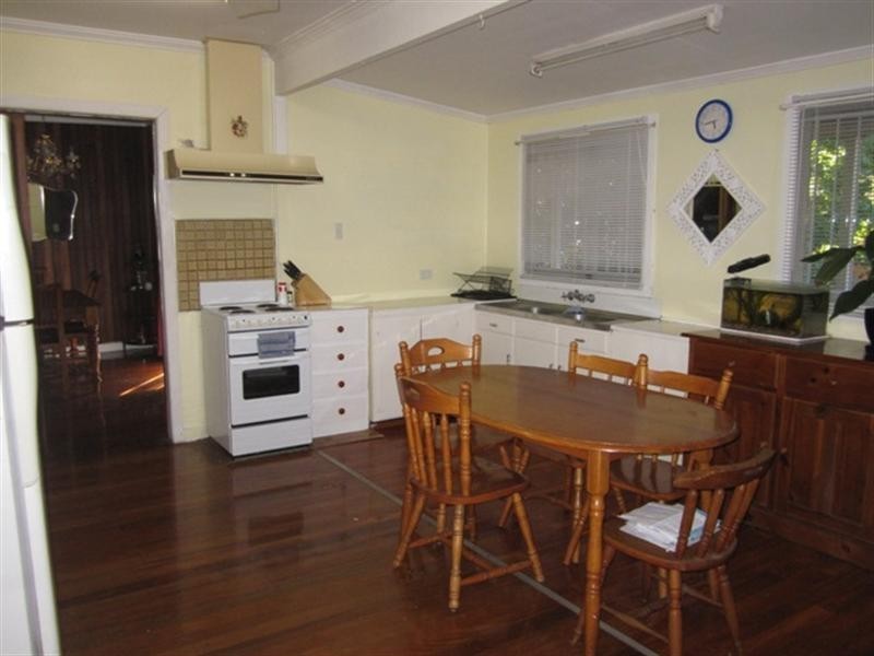 10 Gray Avenue, Corinda QLD 4075