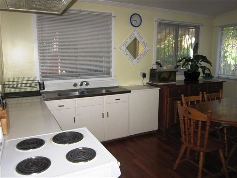 10 Gray Avenue, Corinda QLD 4075
