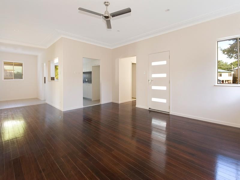 17 Lancelot Street, Tennyson QLD 4105