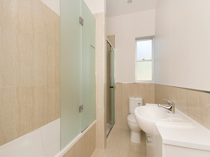 17 Lancelot Street, Tennyson QLD 4105