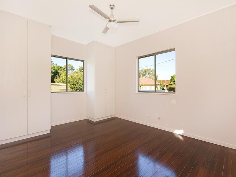 17 Lancelot Street, Tennyson QLD 4105