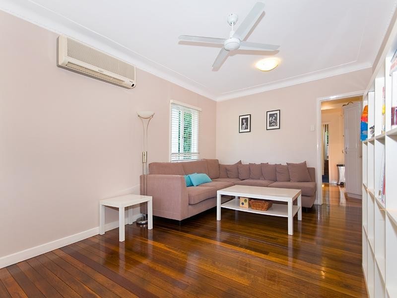 124 Strong Avenue, Graceville QLD 4075