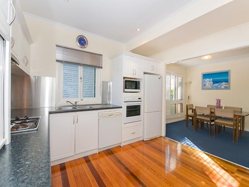 124 Strong Avenue, Graceville QLD 4075