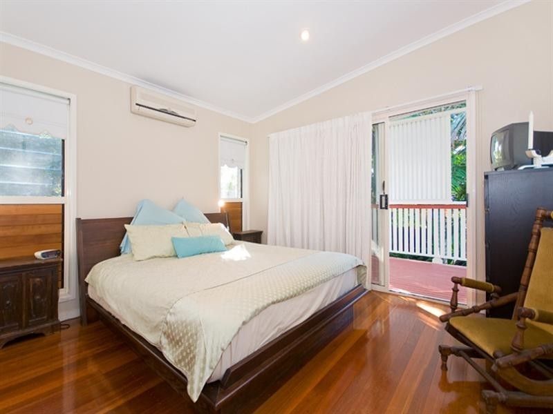 124 Strong Avenue, Graceville QLD 4075