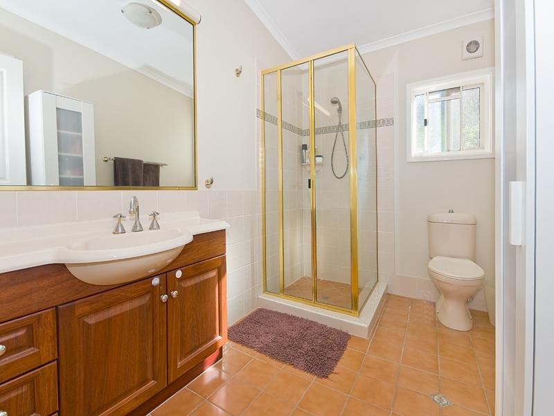 124 Strong Avenue, Graceville QLD 4075