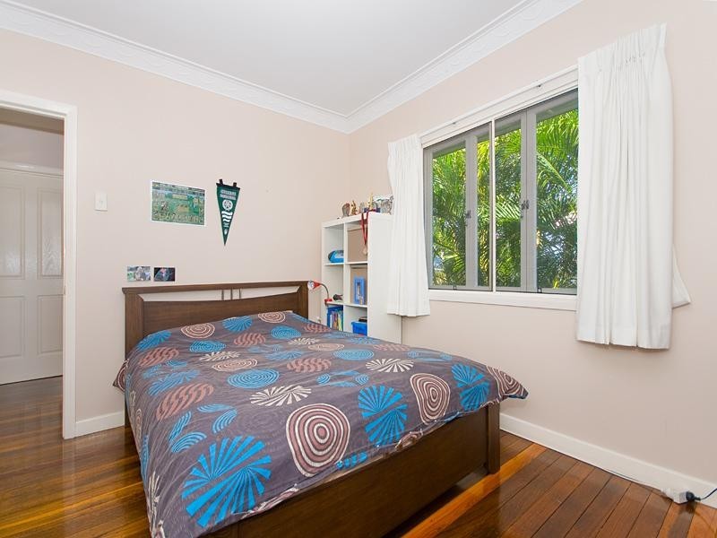 124 Strong Avenue, Graceville QLD 4075