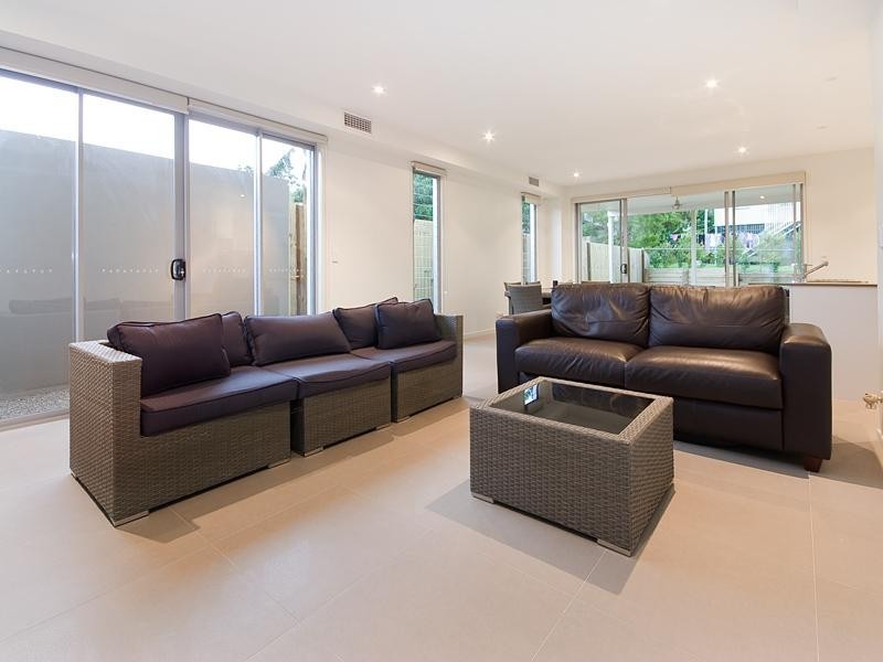 43 Ellen Street, Oxley QLD 4075