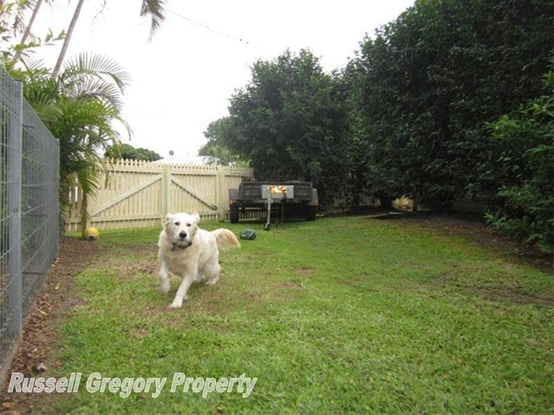 4 Vivian Street, Tennyson QLD 4105