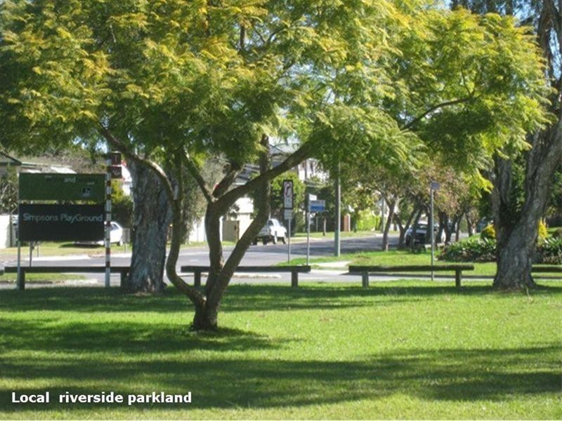 4 Vivian Street, Tennyson QLD 4105