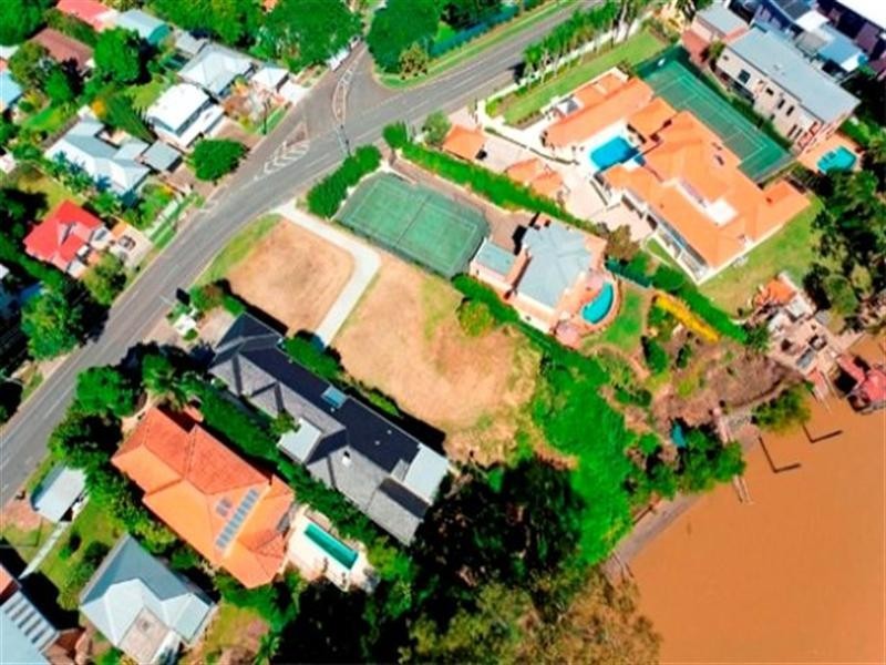 133 King Arthur Terrace, Tennyson QLD 4105