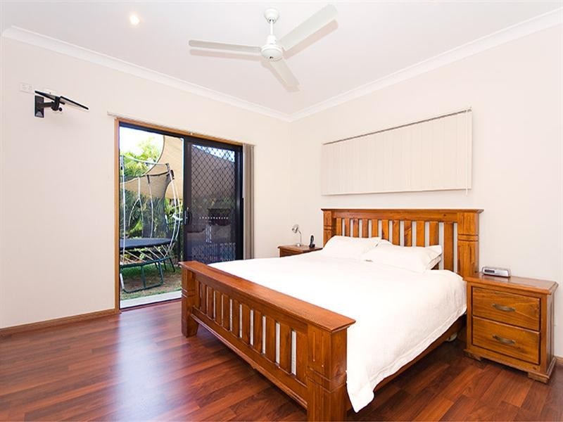 10 Selkirk Close, Oxley QLD 4075